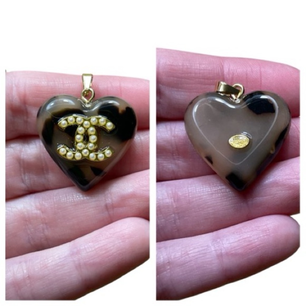 Luxury Charms and Zipper Pulls! Chanel, Gucci, LV, Dior, Versace and more! - Picture 10 of 11